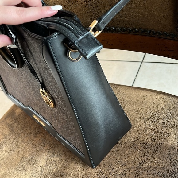 Michael Kors bag - Picture 6 of 12